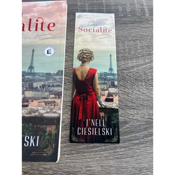 The Socialite by J'Nell Ciesielski Signed Paperback Book Pre-Loved - Picture 3 of 7